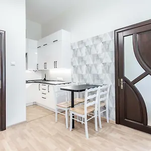  Апартаменты Inshiapartments On Bohomolʹtsya Str